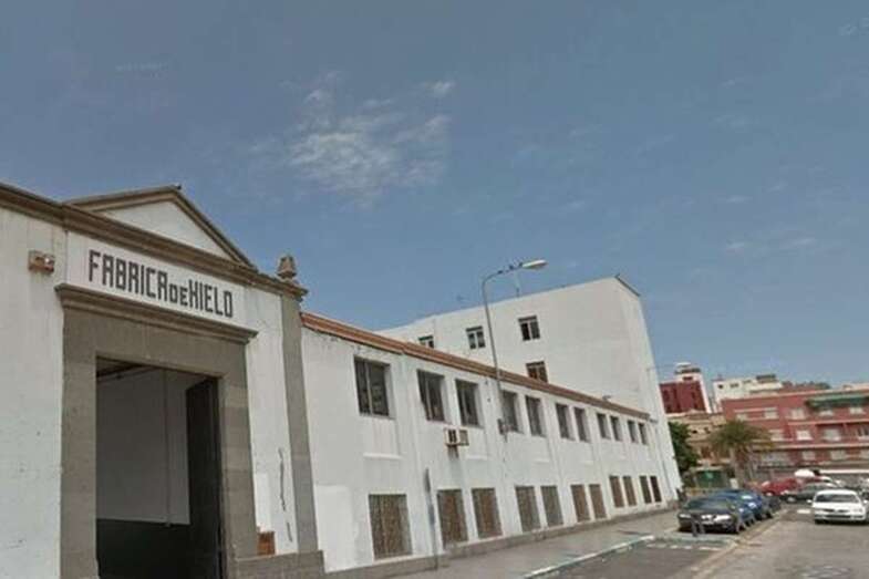 Centro de Emergencia habilitado en la antigua fábrica de hielo para las personas sin hogar